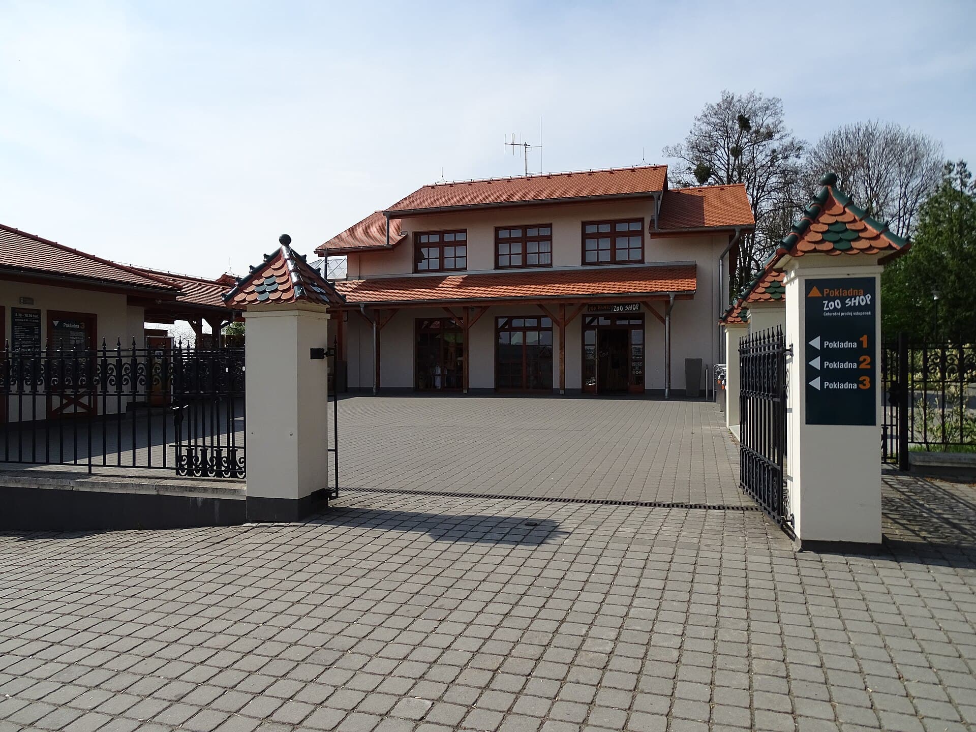 Hlavní vstup do ZOO Zlín-Lešná